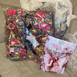 💚💝💙NWT Vera Bradley Cozy Bundle Gift Set